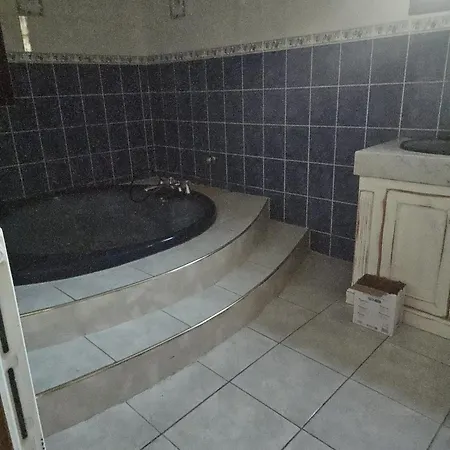 Maison Spacieuse Et Au Calme Yvre-l'Eveque